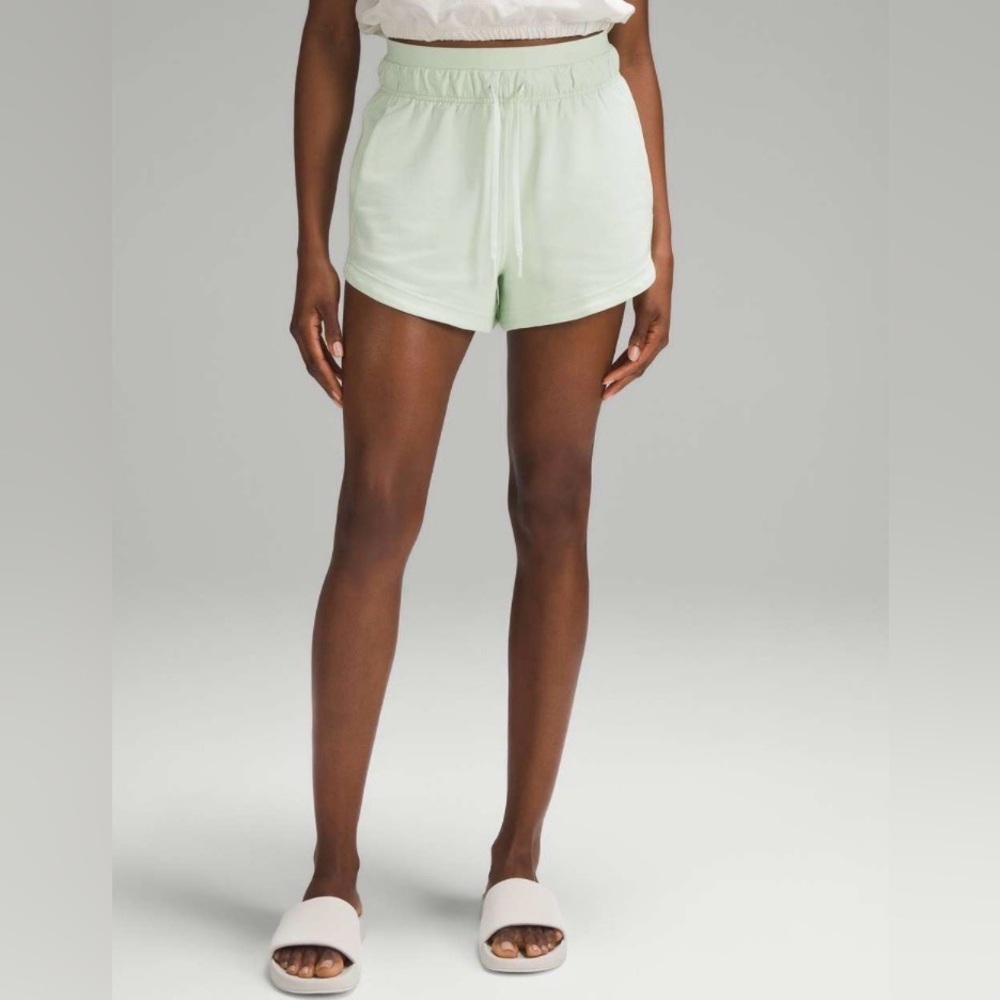 Lululemon Inner Glow High-Rise Short 3”